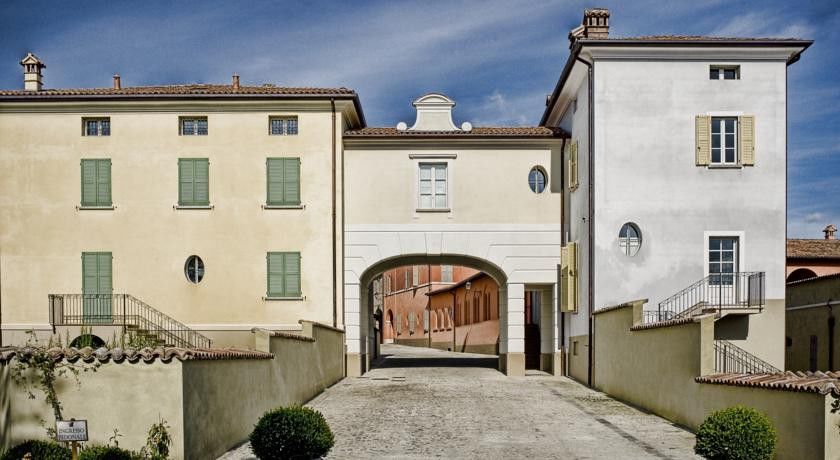 Matilde Di Canossa Golf Spa & Hotel Resort Reggio Emilia Dış mekan fotoğraf